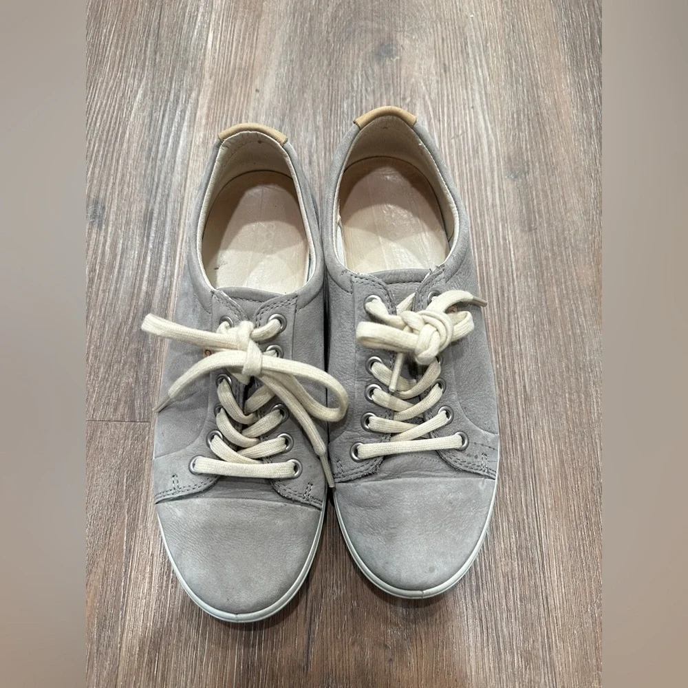 Ecco Soft 7‎ Women's Sneaker Gray Leather Sz 7